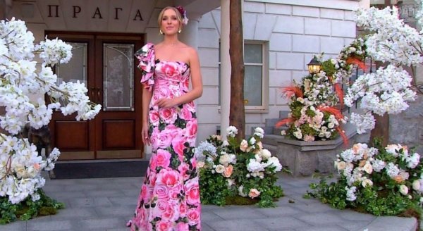 Наряд на бал цветов