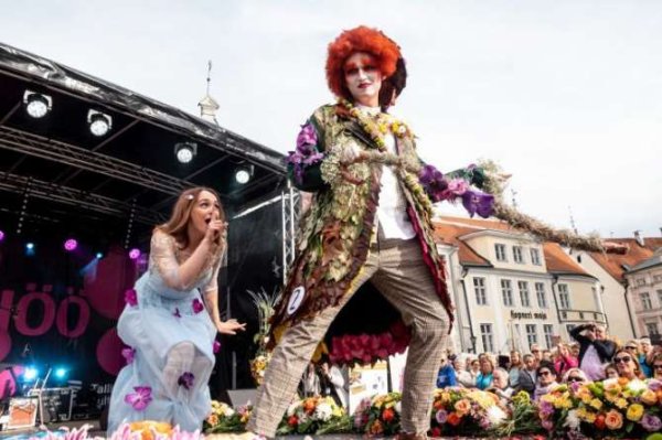 Вальс цветов из мультфильма Щелкунчик