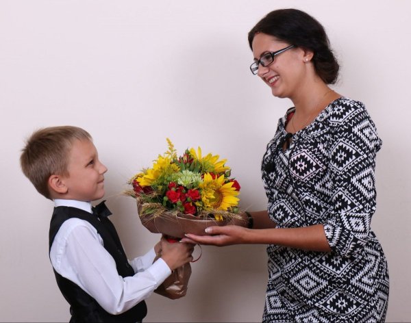 Цветы учителю