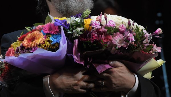 Цветы в подарок