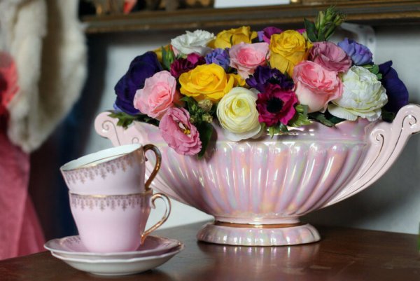 Цветы на посуде