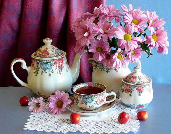 Чаепитие с цветами