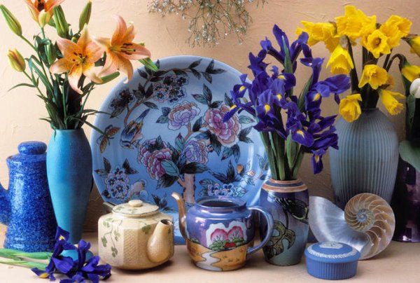 Цветы и красивая посуда