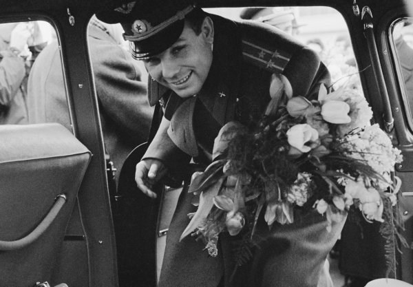 Гагарин Юрий Алексеевич в скафандре