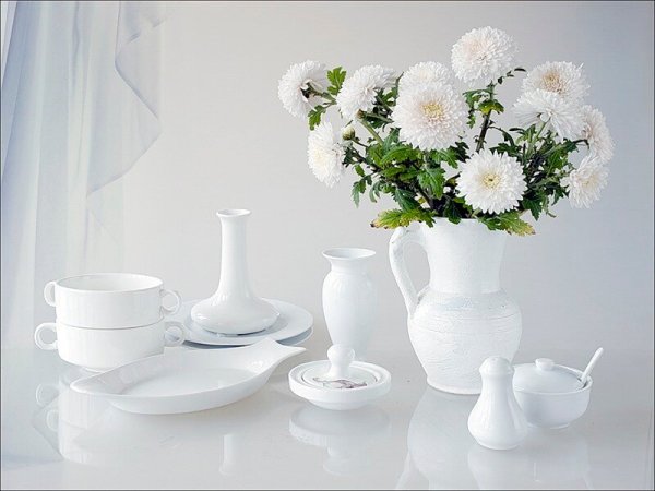 Натюрморт в белых тонах