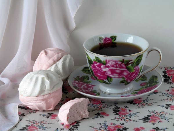 Нежные цветы и сладости