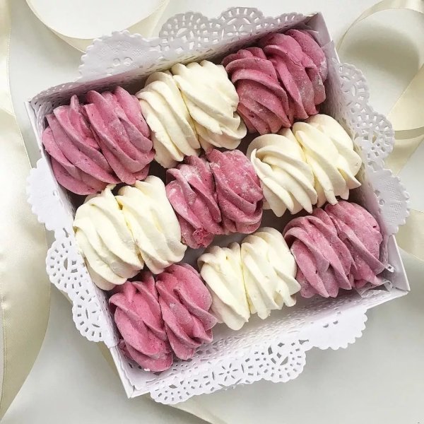 Макаруны натюрморт