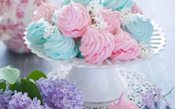 Чай и пирожное