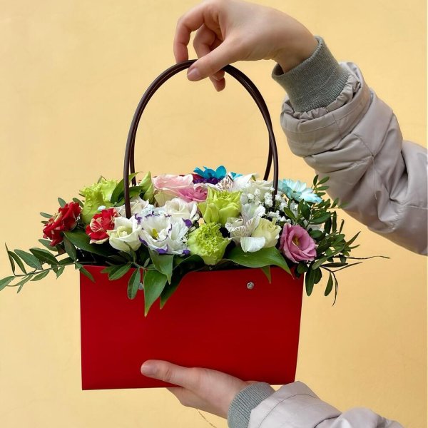 Цветы в сумочке фото