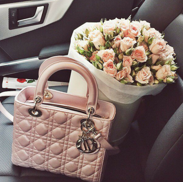 Яркие весенние цветы