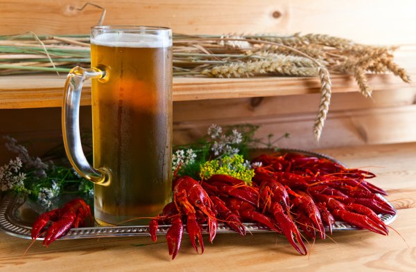 Пивной стол с рыбой