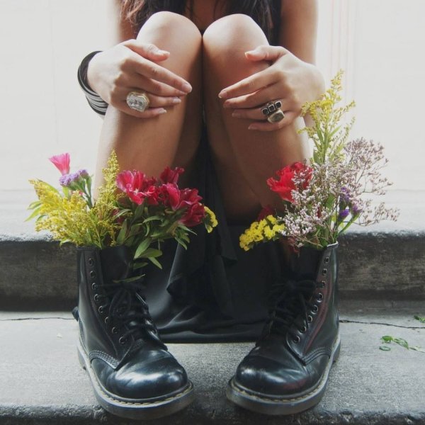 Топтать цветы