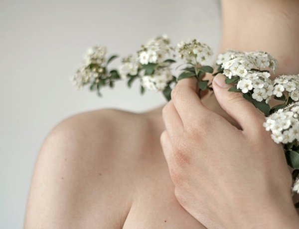 Тату змея на лопатке для девушек