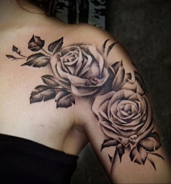 Тату цветы на плече