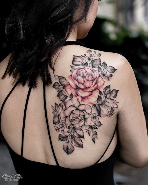 Татушка на плече для девушек на ноге