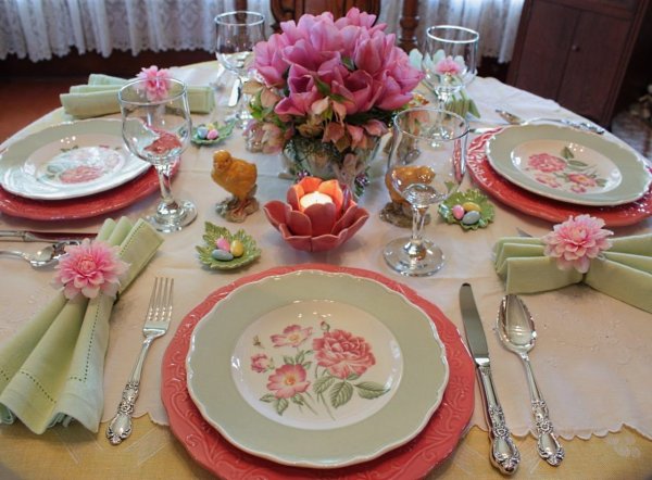 Красивый завтрак с цветами