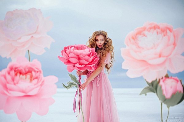 Фотосессия с ростовыми цветами