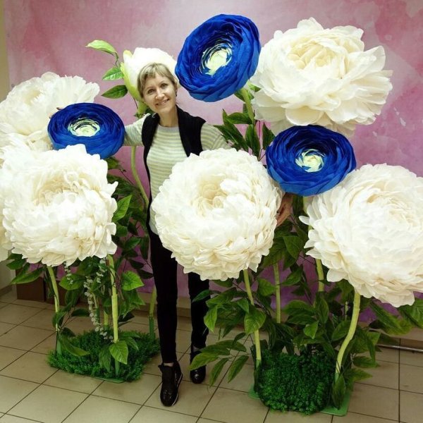 Ростовые цветы фотозона