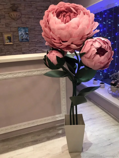 Объемные напольные цветы