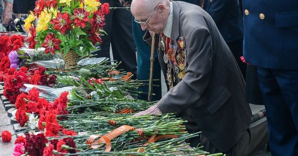 День Победы возложение цветов