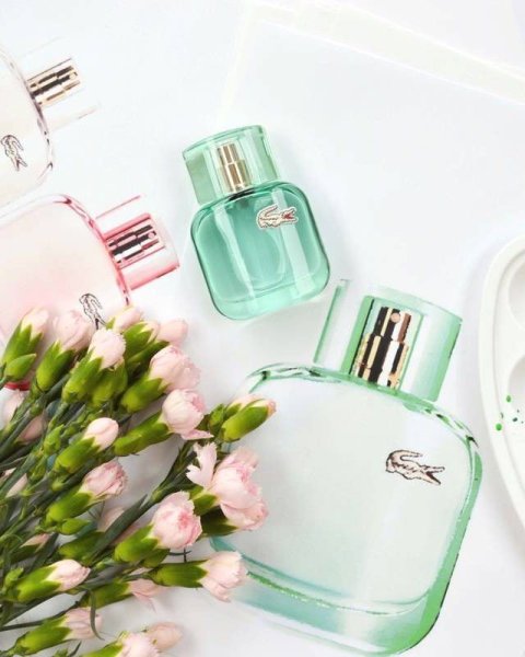 Lacoste парфюмерия для фона