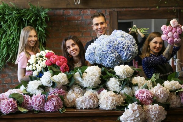 Розы в цветочном магазине