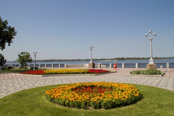 Металлические конструкции для цветов