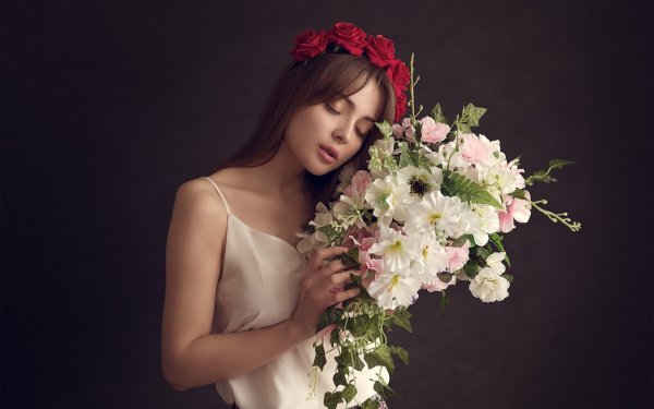 Девушка с цветами