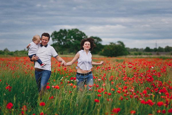 Семья в поле