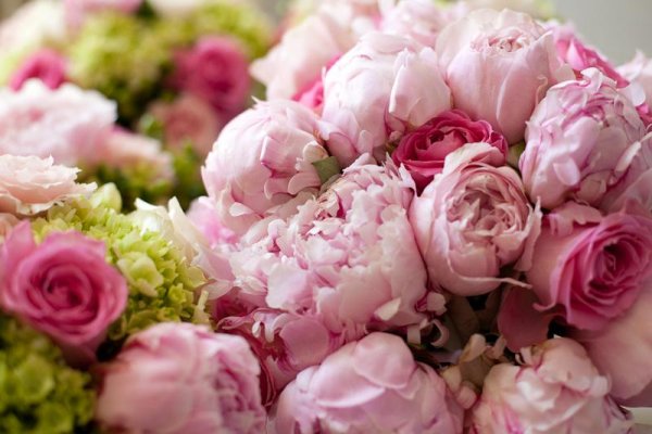 Букет с пионами