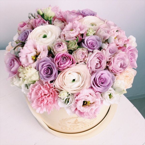 Шикарный нежный букет в коробке