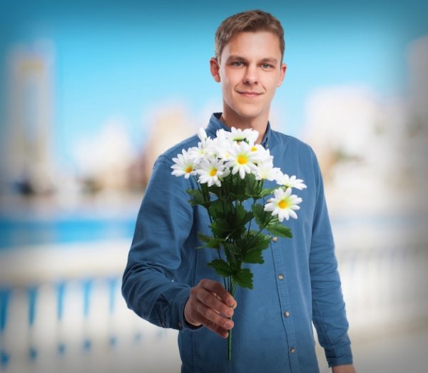 Человек с цветами