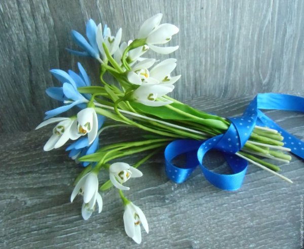 Букет подснежников
