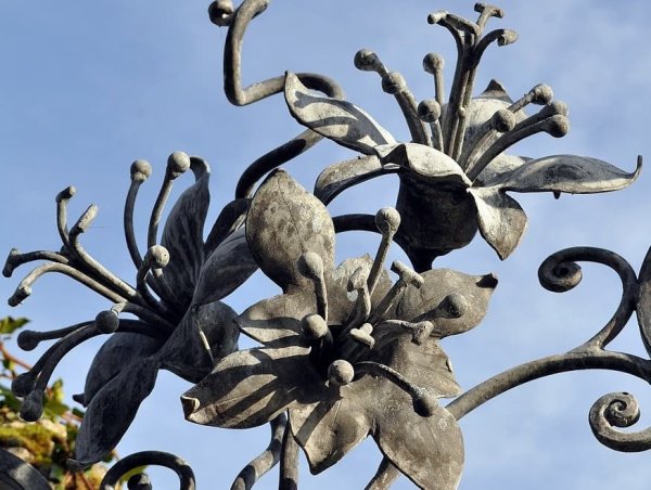 Королевская Лилия ковка