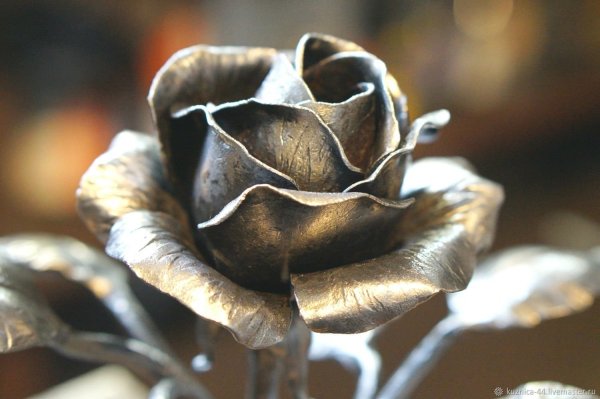 Кованые розы Лысякова