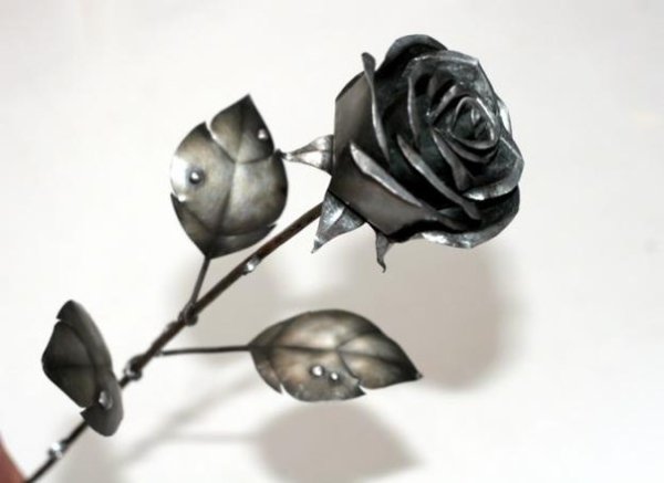 Оловянная роза