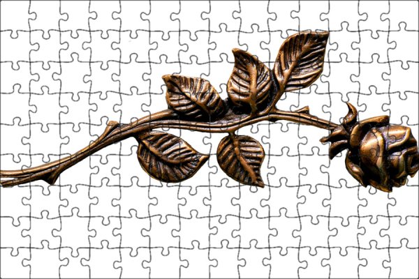 Кованые изделия на белом фоне