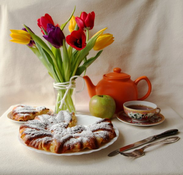 Натюрморт с пирогом