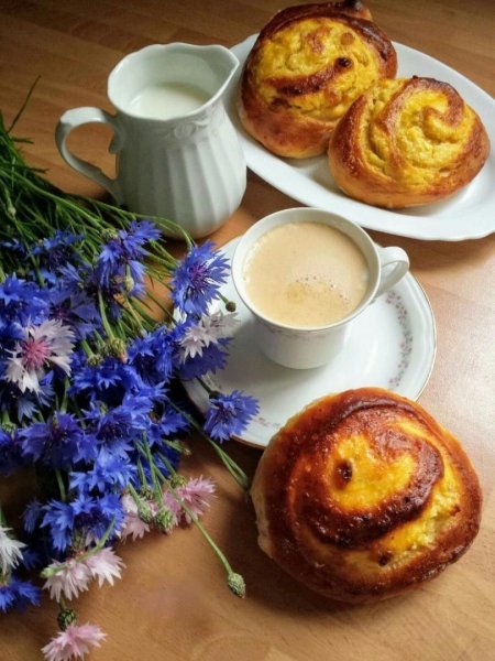 Чаепитие с булочками