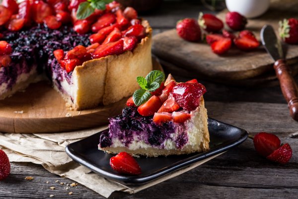 Пирог с клубникой