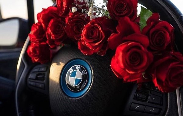 БМВ х6 с цветами