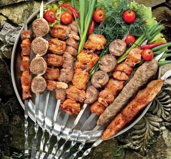 Шашлык на природе с овощами