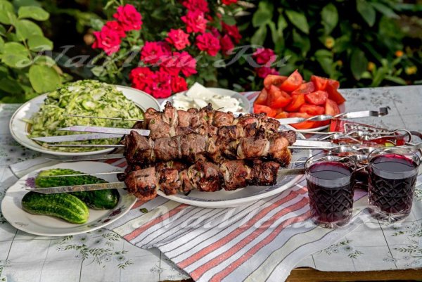 Шашлык на природе красиво