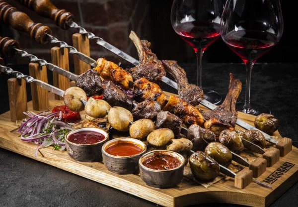 Шашлык и вино