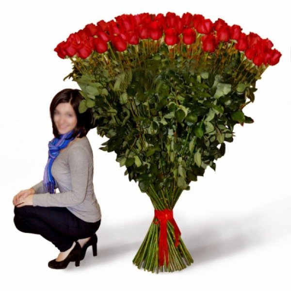 Красная роза вид сбоку