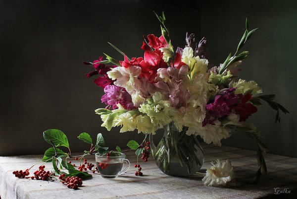 Букет с гладиолусами