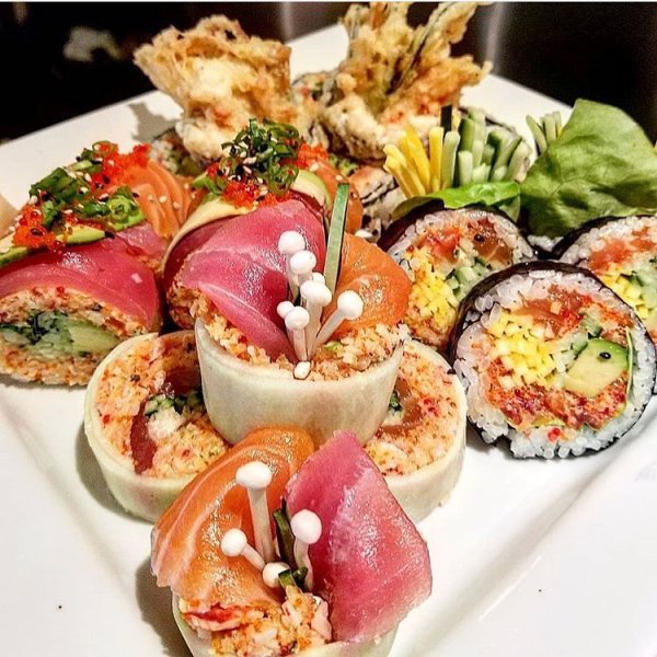 Роллы с цветами