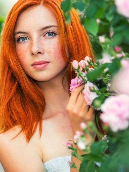 Ева Элфи рыжие волосы