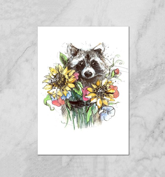 Енот с букетом