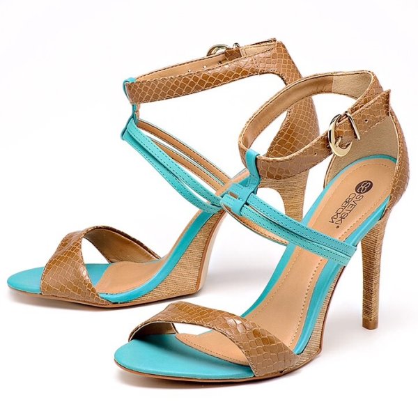 Босоножки с цветочным принтом